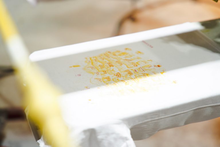 Por qué la serigrafía textil sigue siendo la reina, incluso en plena era digital